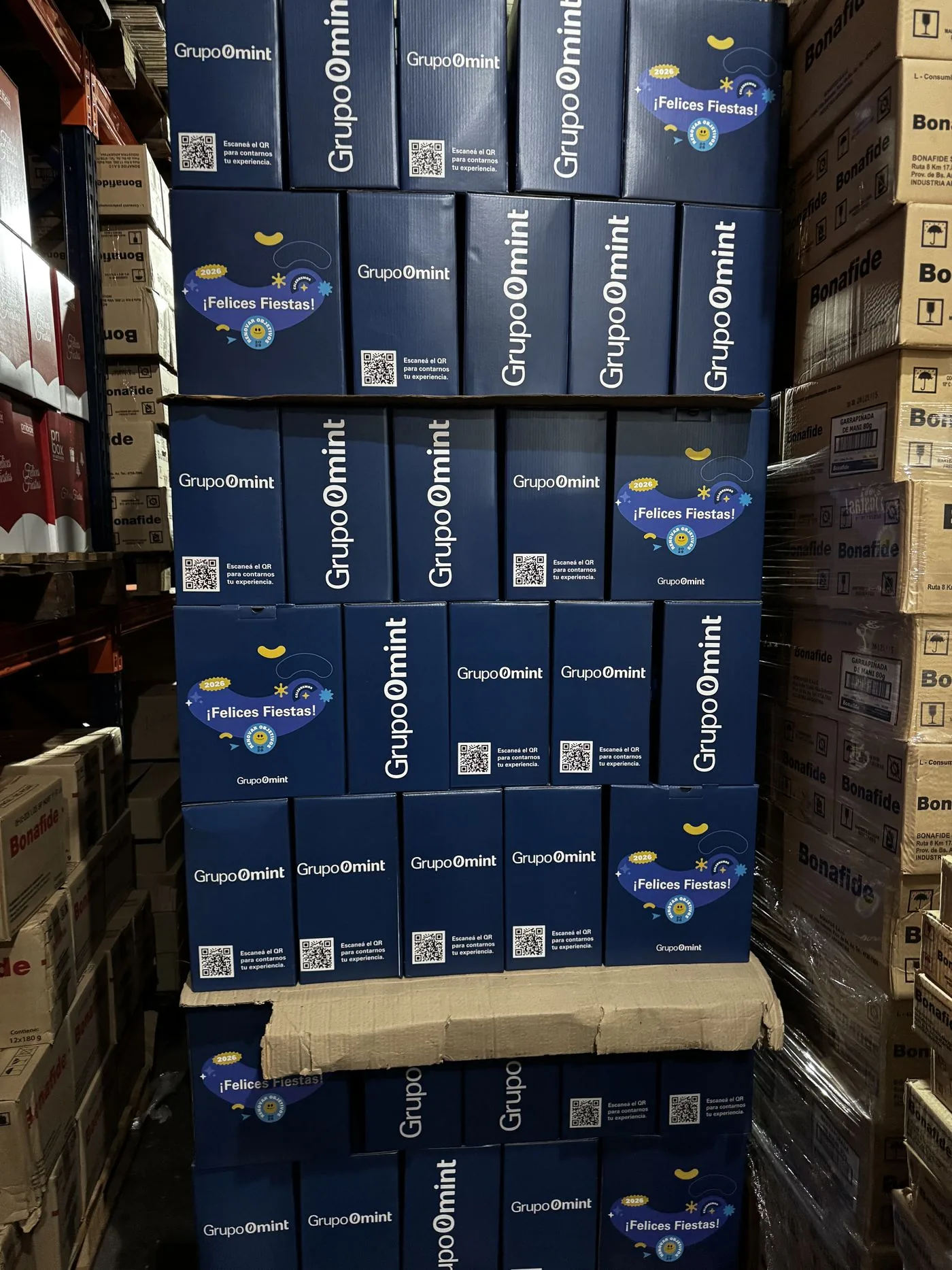 Cajas personalizadas de un cliente, listas para despachar